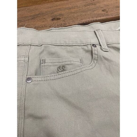 Gloria Vanderbilt Amanda Capri All Around Slimming Effect Green Plus Size 20W - Picture 4 of 9